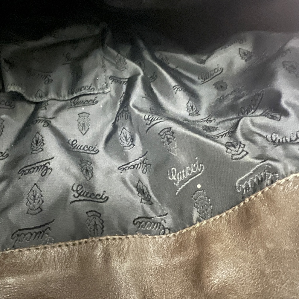Gucci Suede Shoulder bag in Brown - Picture 13 of 13